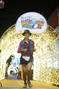 BIB: 5171
                            <button type="button" onclick="openModal(21830386)" class="btn btn-primary btn-sm float-right btn-popup" data-toggle="modal" data-target=".modal-high-quality">
                        <i class="fas fa-shopping-cart"></i> Add to Cart
                    </button>
                                            <button type="button" onclick="isThisMe(21830386, true)" class="btn btn-success btn-sm float-right btn-popup btn-isme hidden" data-toggle="tooltip" data-placement="bottom" title="นี่คือรูปของคุณใช่ไหม คลิกที่นี่เพื่อเอาเข้าอัลบั้ม">
                        <i class="fas fa-plus"></i> Add to album
                    </button>
                    <button type="button" onclick="isThisMe(21830386, false)" class="btn btn-warning btn-sm float-right btn-popup btn-isnotme hidden">
                        <i class="fas fa-ban"></i> Remove from album
                    </button>